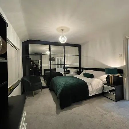 Comfy Nec, Airport Stay, Free Parking Holiday home Birmingham