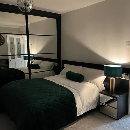 Comfy Nec, Airport Stay, Free Parking Holiday home Birmingham