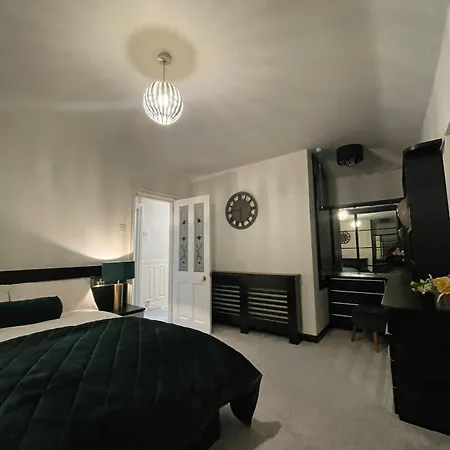 Comfy Nec, Airport Stay, Free Parking *
