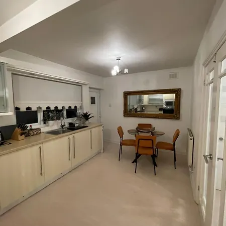 Comfy Nec, Airport Stay, Free Parking Birmingham